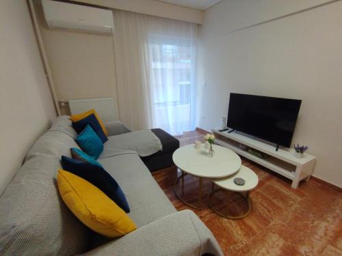 Kaisariani Apartment | Athens Seizani Stay, Near the center