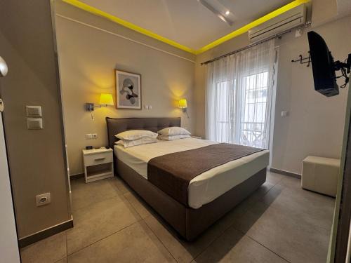 Kypseli Apartment | Athens Stay 15 Hotel-Style Room, King Bed & Private Balcony