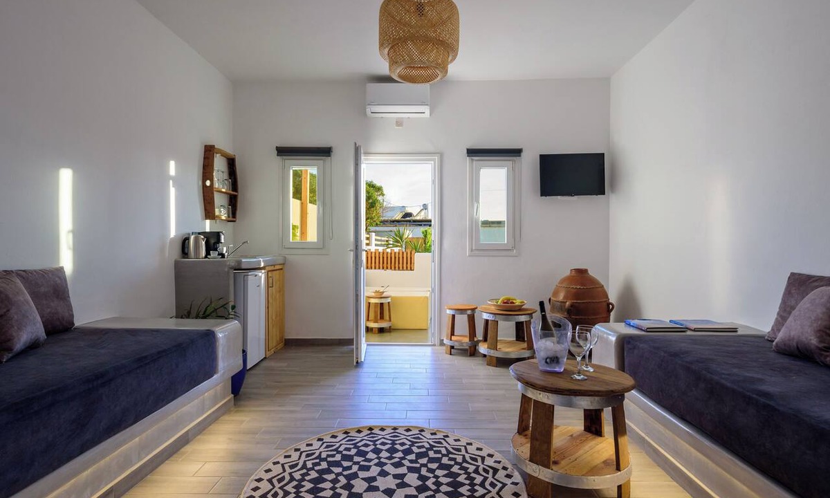 Agios Georgios House | Athiri Luxury Suites Perivolos