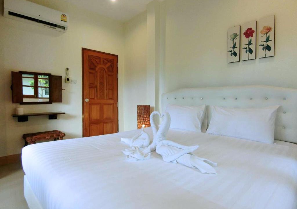 Ban Pong House | AURA Park Resort