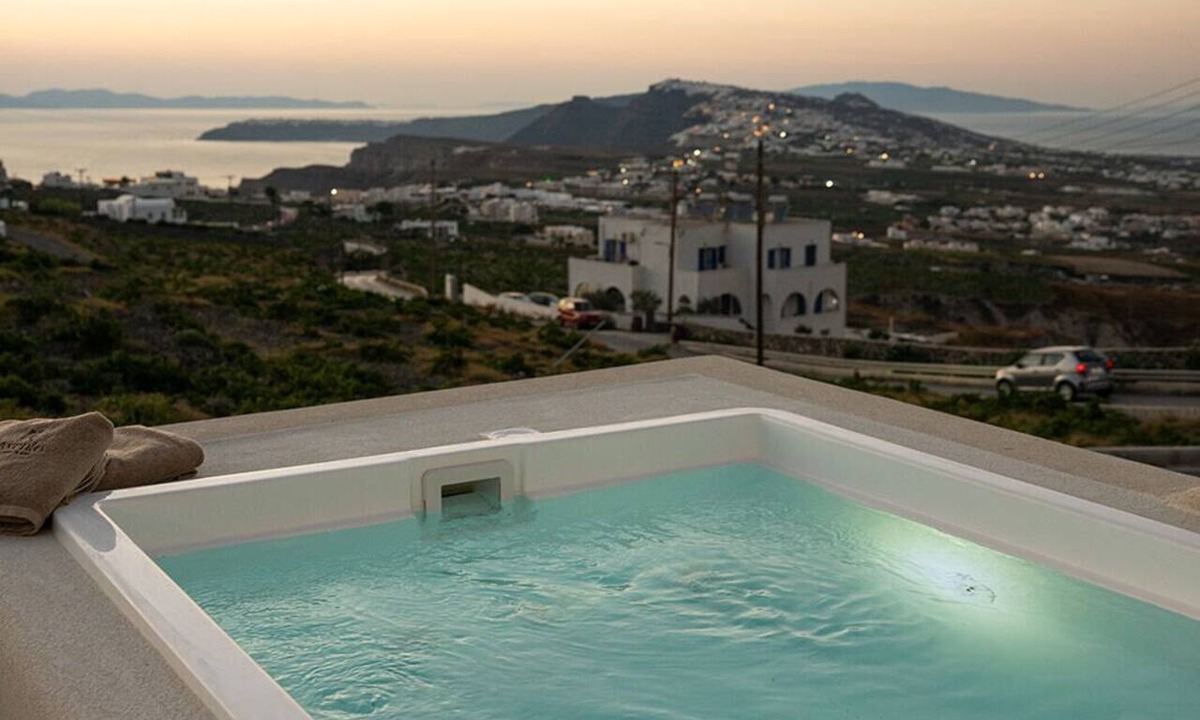 Pyrgos Apartment | Avento Luxury Suites