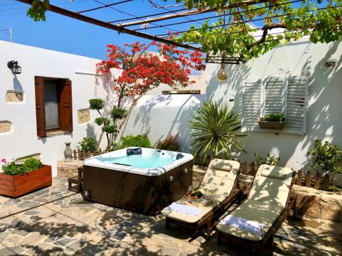 Old Hersonissos House | Avli Traditional Home with Private Jacuzzi