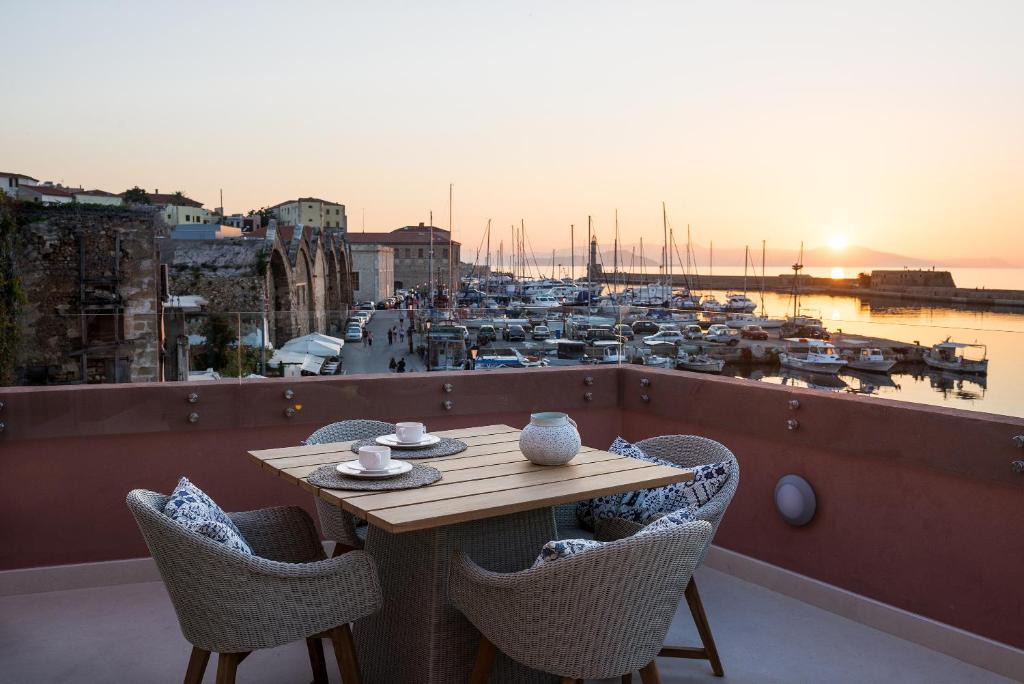 Old Town Apartment | Avra Apartments Venetian Harbour