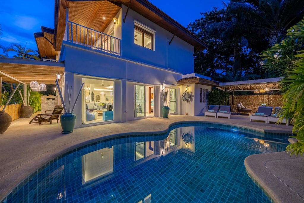 Hua Thanon Villa | Baan Fah Sai Luxury Villa steps from Beach
