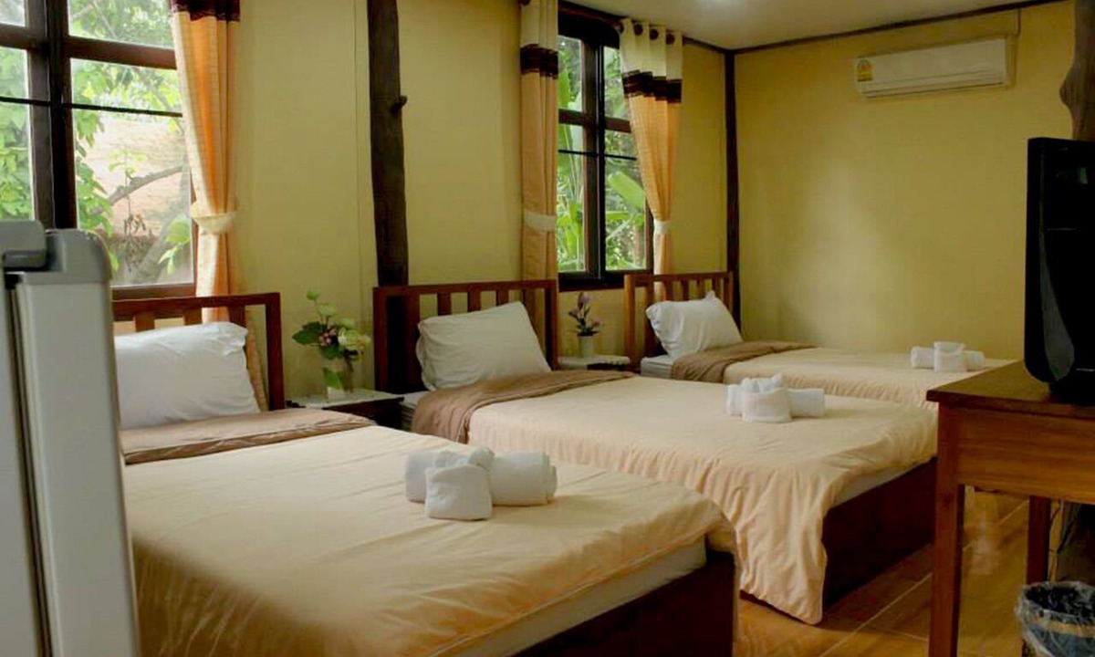 Chong Kham Hotel | Baan Phuthadol