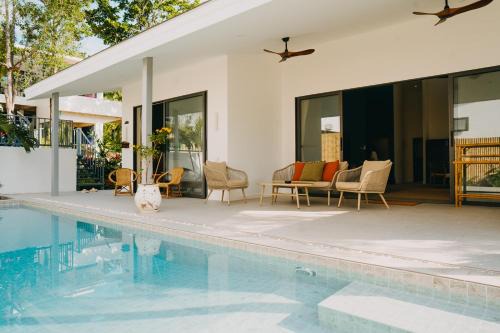 Srithanu Villa | Baan Sook Villa Bright Private Pool
