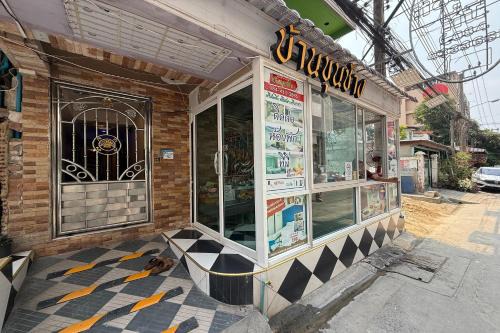 Ramkhamhaeng Hostel | Bankhunchang Guest House บ้านขุนช้างห้องพักรายวันรามคำแหง