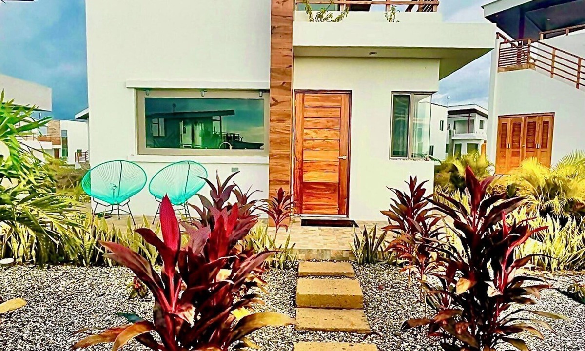 San Diego House | Beach House In The Tropics