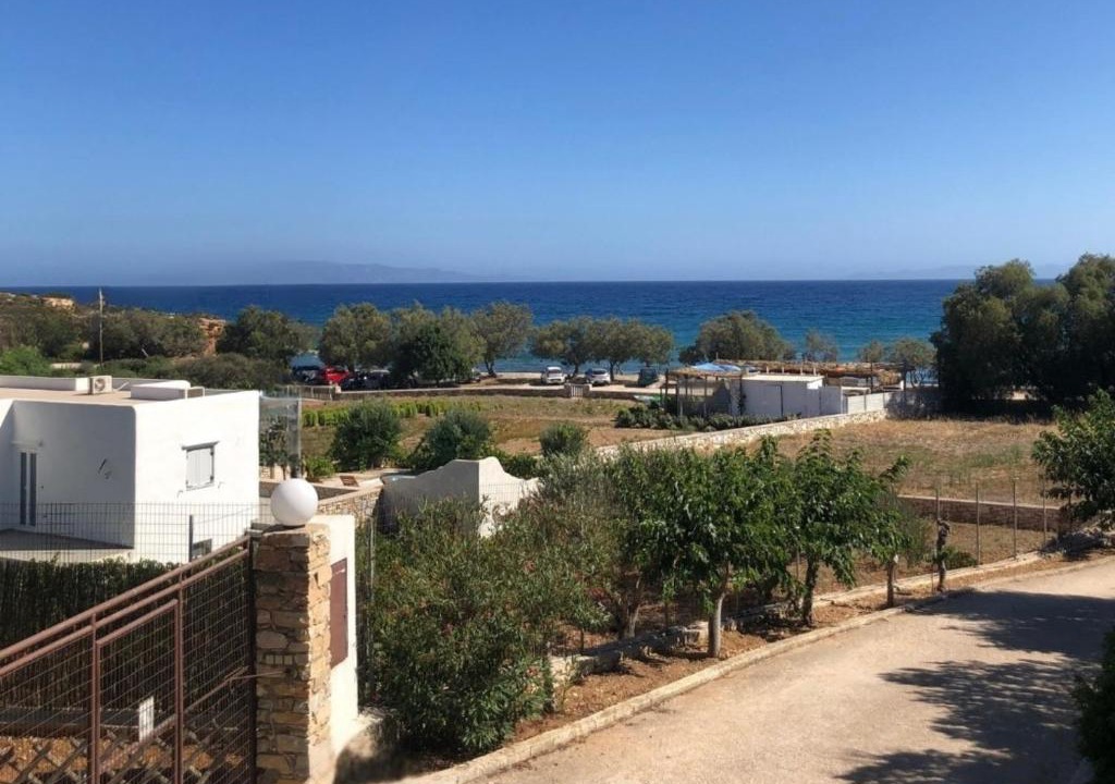 Paros Apartment | Beach House 50m from Glyfa Beach in Paros - Spacious 2BR with Private Garden