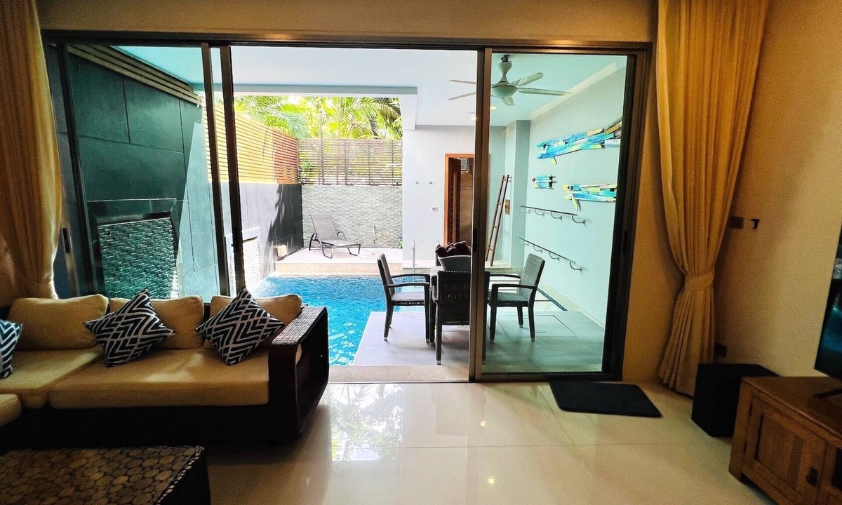 Rawai Villa | Beachfront 2 bedroom house