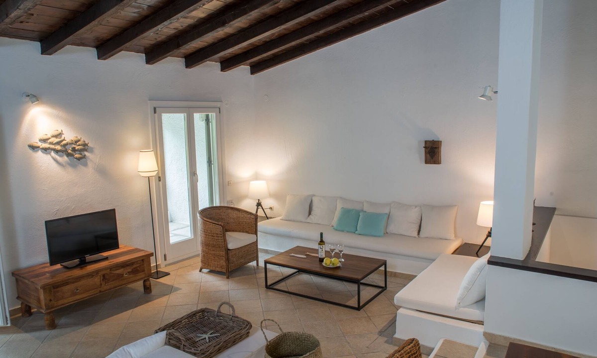 Villa At Vromolimnos Beach | Kanapitsa