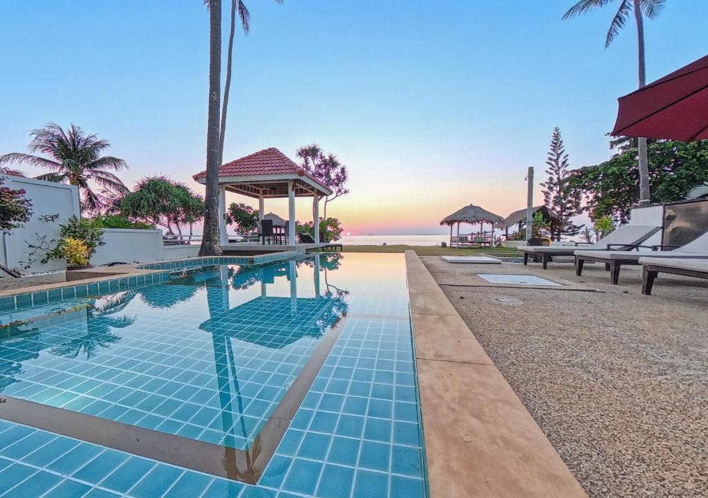 Ko Lanta Villa | Beachfront! 3 Bedrooms - Malee Beach Villa E7