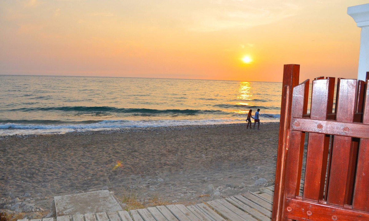 Agios Gordios House | Beachfront holiday house Eftichia