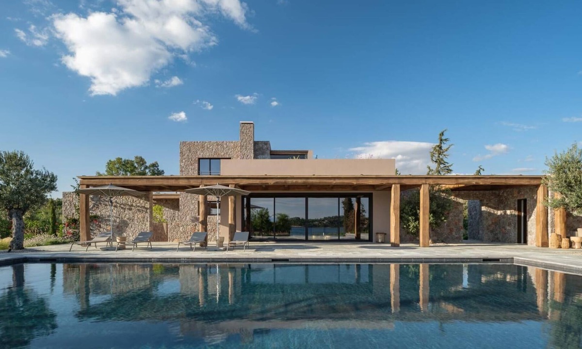 Kilada House | Beachfront Villa Oneiro with Sea Views, Villa