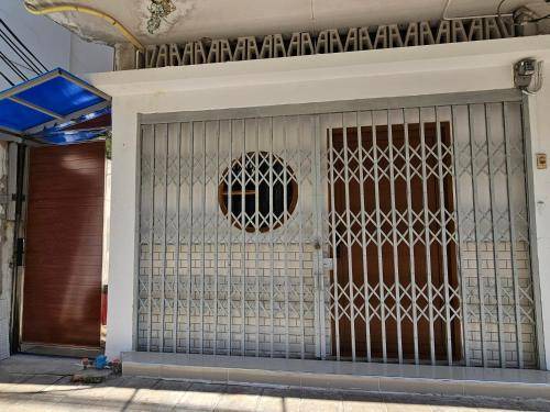 Thanon Phetchaburi Bed & Breakfast | Bed and breakfast ∙ 7 guests