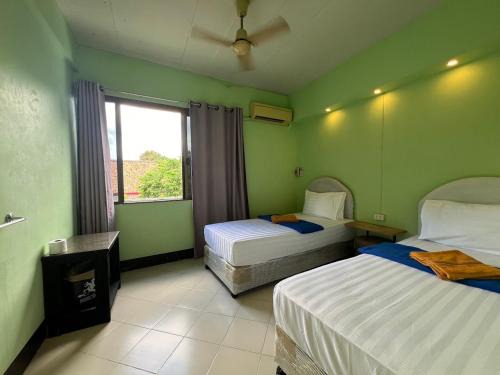 Chana Songkhram House | Bella Bella House