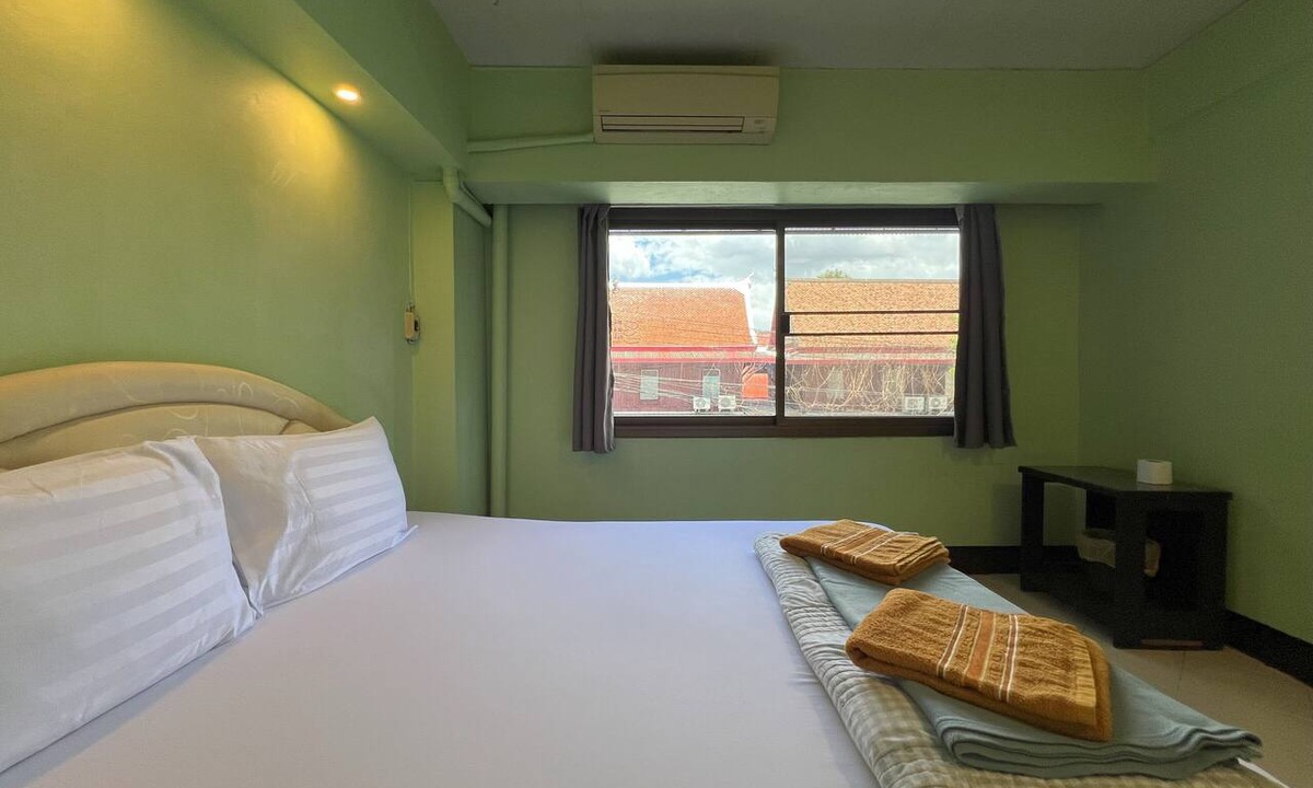 Chana Songkhram House | Bella Bella House
