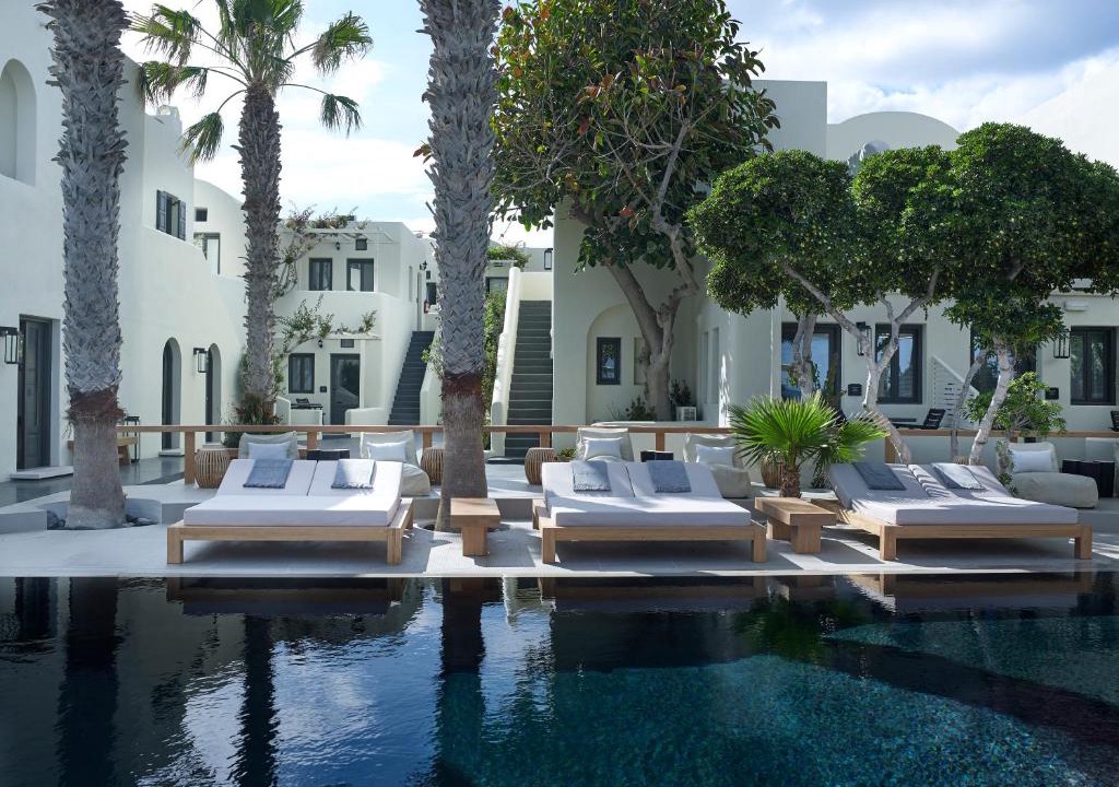 Kamari Hotel | Bellonias Villas