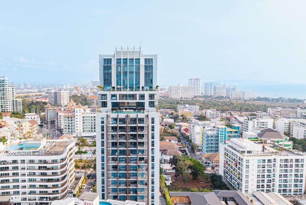 Pratumnak Hill Hotel | Beverly Mountain Bay, Trademark Collection by Wyndham