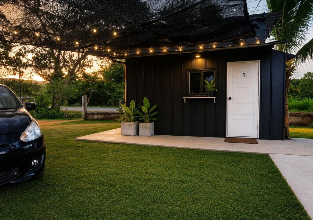 Wang Chin Bed & Breakfast | Black Box Steak lounge and Hotel