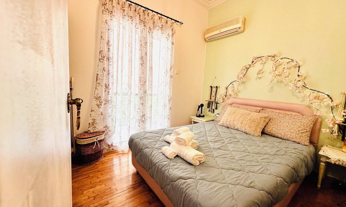 Glyfada Apartment | Bohemian Apartment in Glyfada