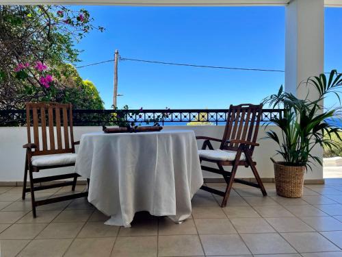 Saronida Apartment | Brilliant Bay & Sea View Apartment in Saronida