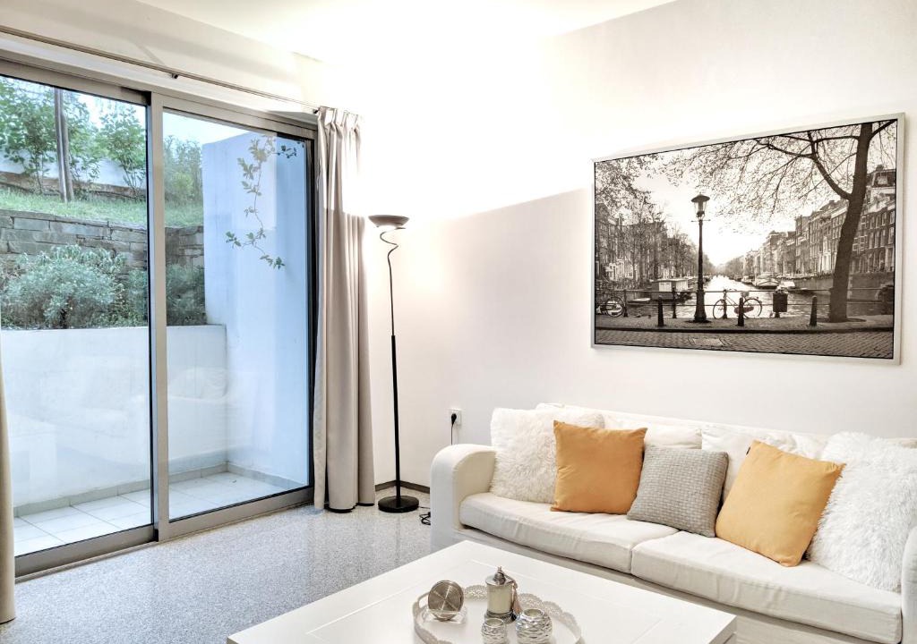 Khalandrion Apartment | Budget Semi Basement by Verde Apartments
