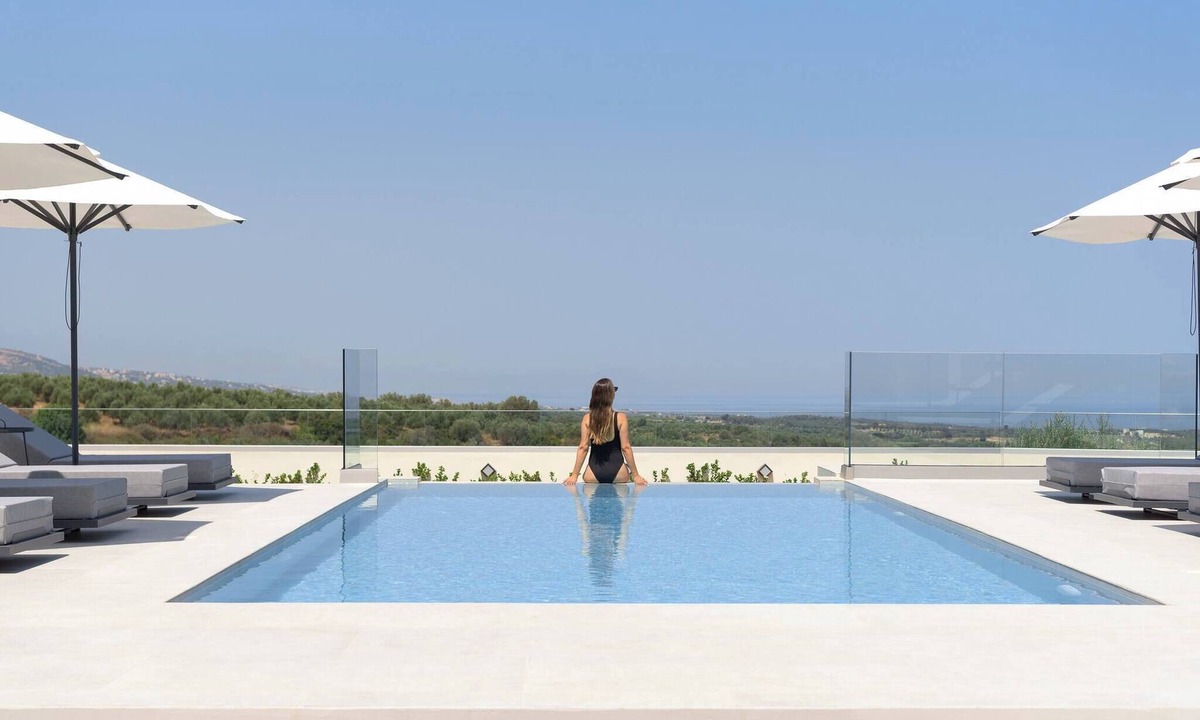 Skouloufia Villa | Caelum Villa with Heated Pool, By Hellocrete
