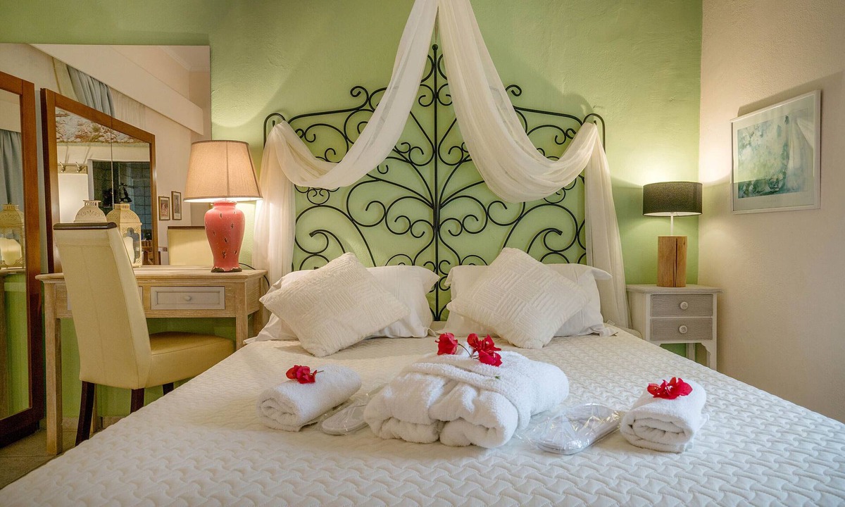 Atsipopoulo Apartment | Calergi 2 - Spring in Crete - Monthly Offer in Stylish Loft for Authentic Living