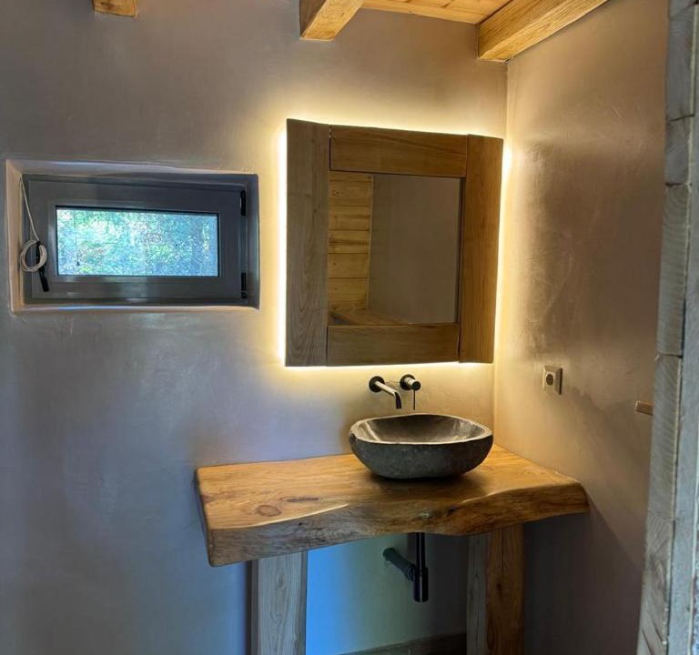 Kato Pedina Ski Chalet | Cedar Wood Cabin