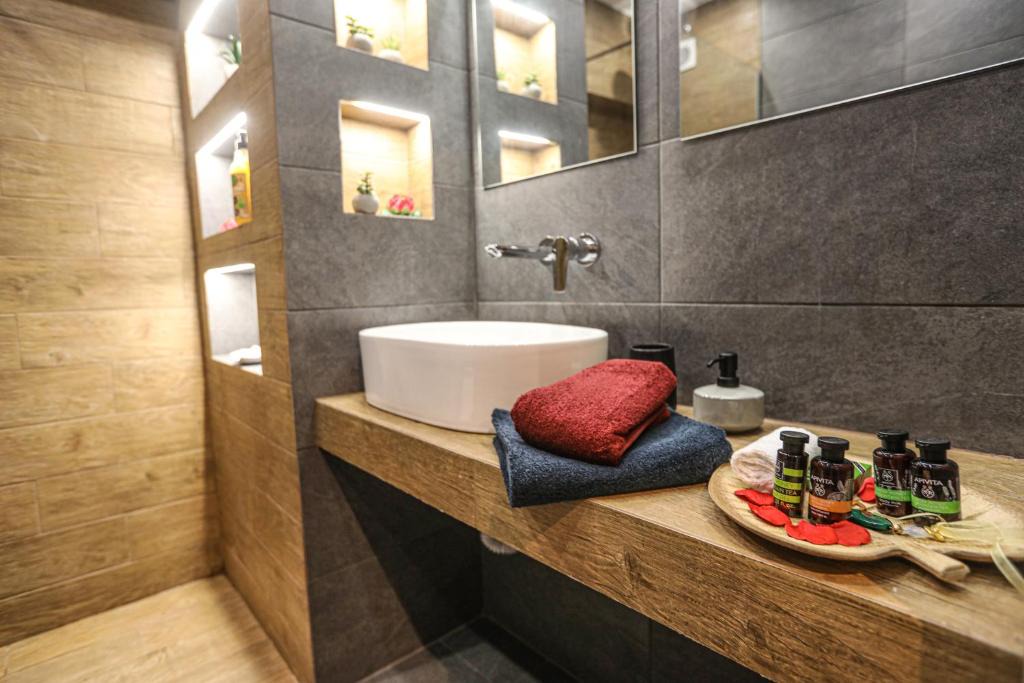 Ano Kipseli Apartment | Central Athens COSY HOME GALATSI KYPSELI heart!