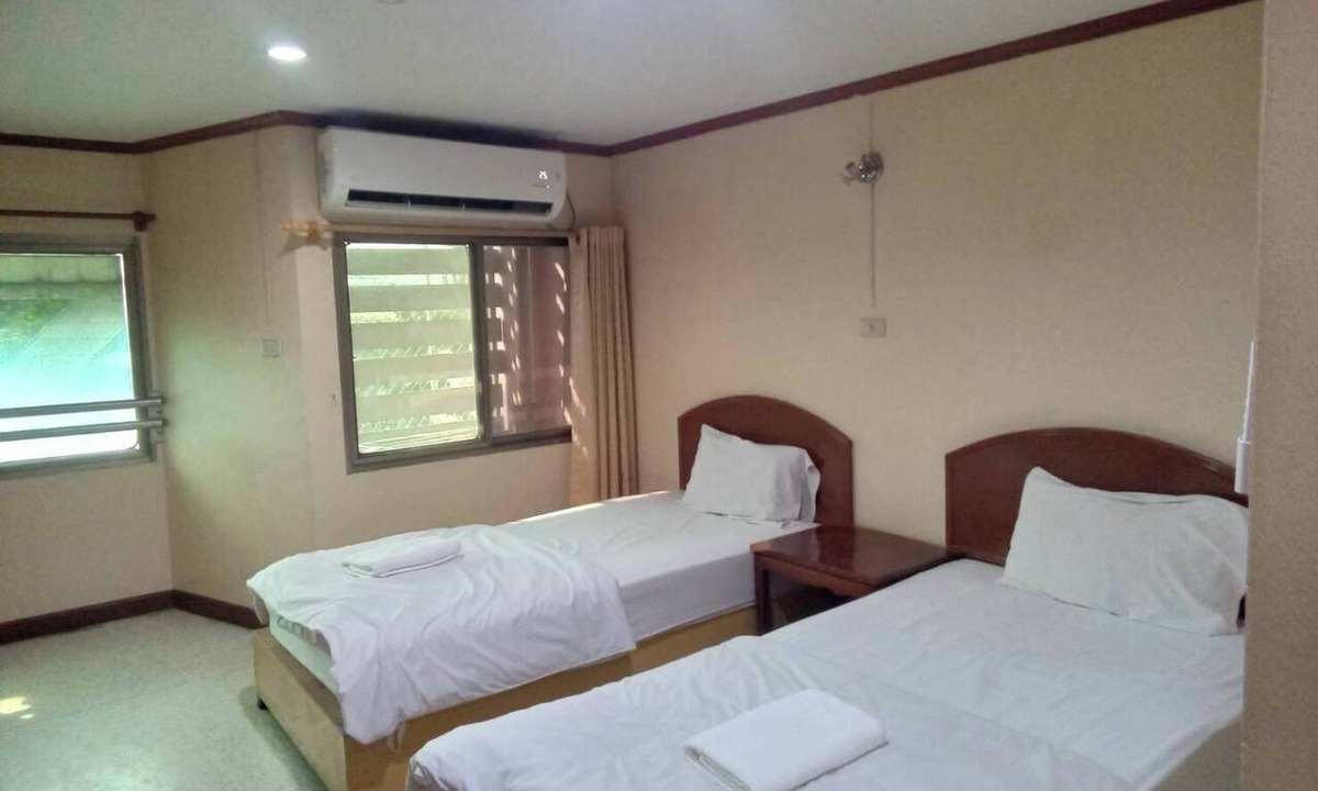 Nai Mueang Hotel | Chaiyaphruk Grand Hotel