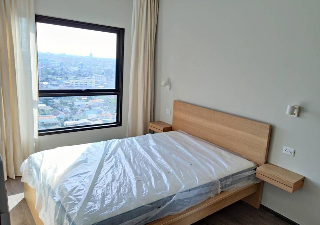 Talat Phlu Apartment | Charming Bangkok Apartment with City, Pool, and River Views