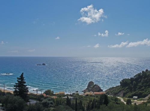Parelia Apartment | Charming Studio Apartments with Swimming Pool near Pelekas Beach