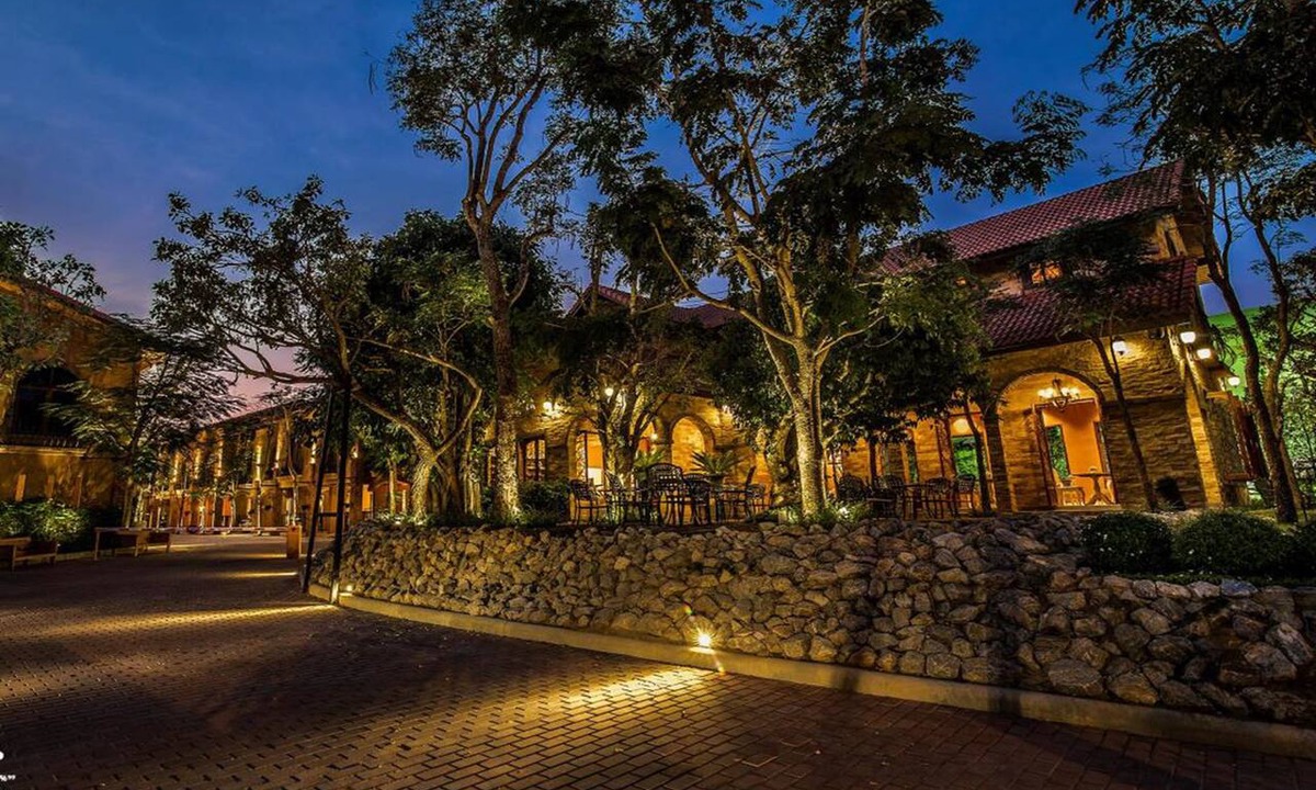 Nakhon Sawan Hotel | Chateau de Bear Hotel