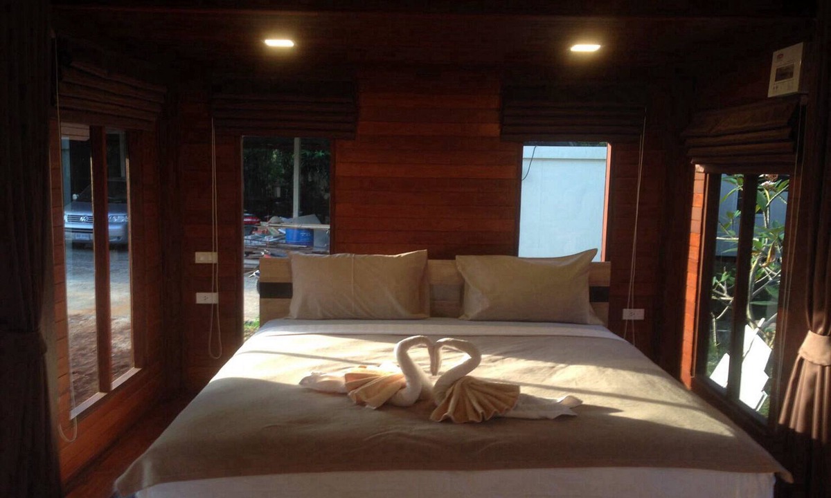 Trat Hotel | Check In & Chill Out Laem Sok Pier