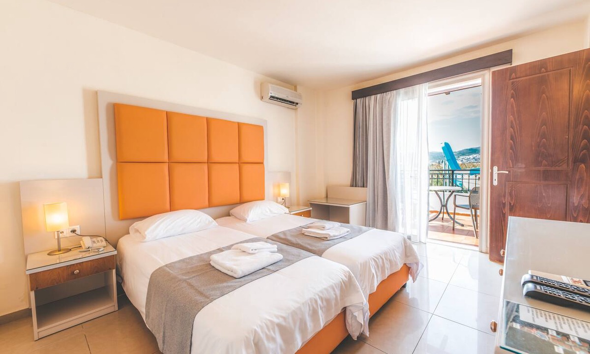 Kamisiana Hotel | Chrispy Waterpark Resort