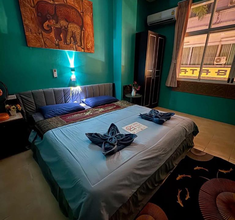 Kata House | Ciao Bella Beach Guesthouse & Restaurant