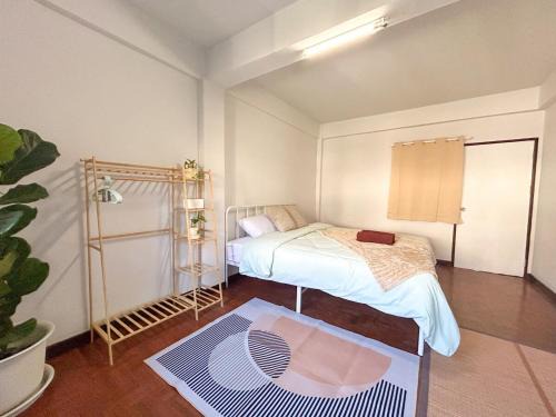 Nimman Apartment | City center room with mountain view