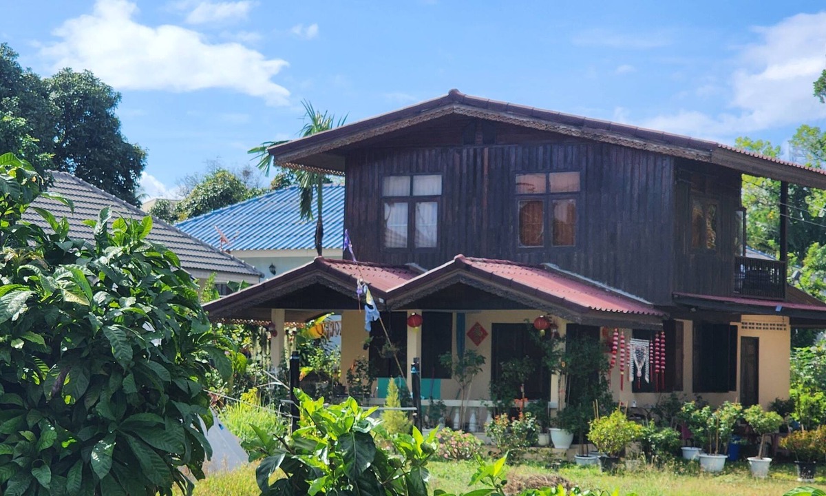 Hua Thanon House | Classic Thai House & Live as Local (2 flr.)