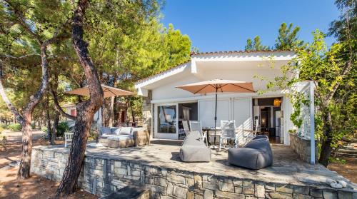 Potos House | Cleo beachfront villa