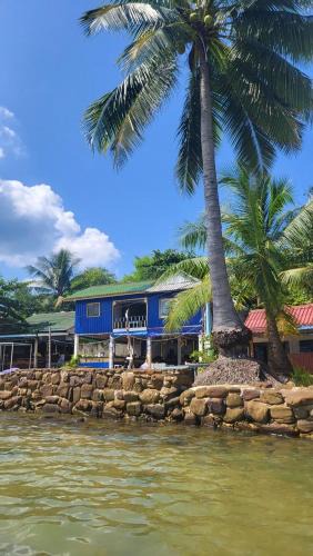 Koh Rong Sanloem Hostel | CocoHuts