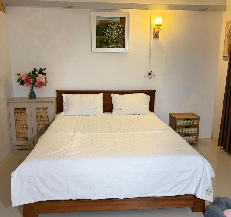 Dong Hoi House | Comfortable 30m2 bedroom with 2 balconies, close to the beach