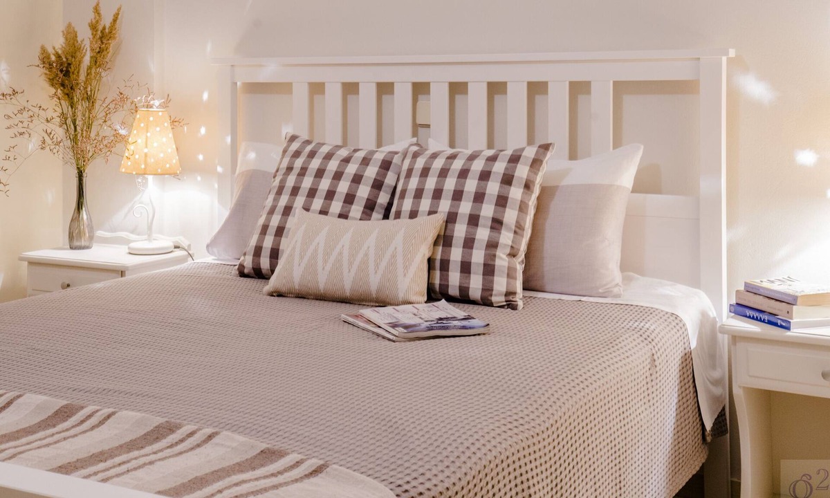 Karvelas Apartment | Cool, calm, complete