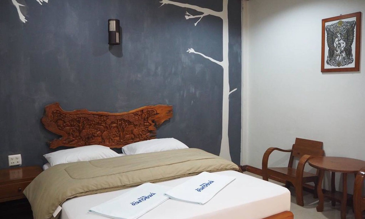 Tha Tum Hotel | Country Inn 304