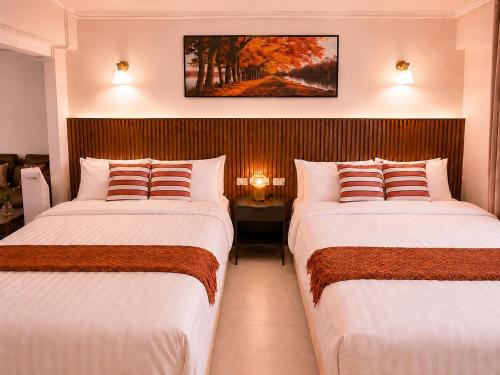 Pratunam Apartment | Cozy 2 Queen Bed with Vintage Kitchen at PhayaThai BTS