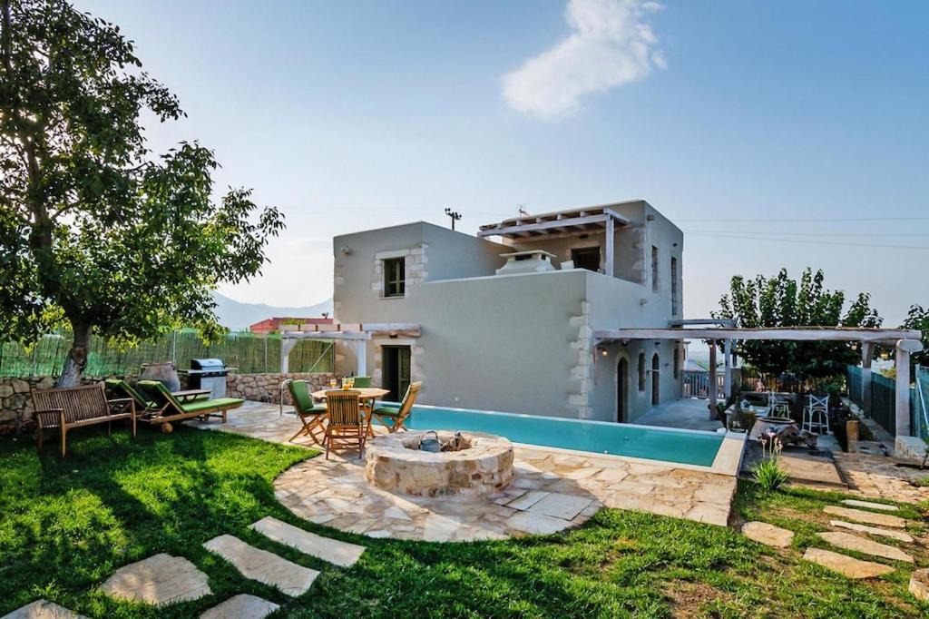 Kastellos House | Cozy holiday home in Cretan country style