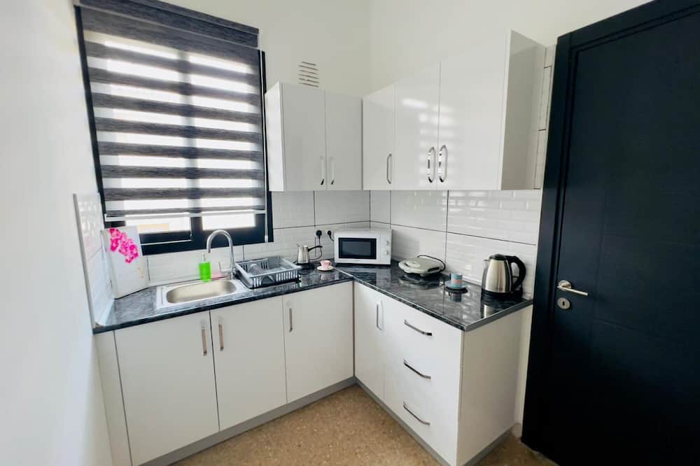Kyrenia Apartment | Cozy Sea View Retreat 1 min to Beach in Kyrenia