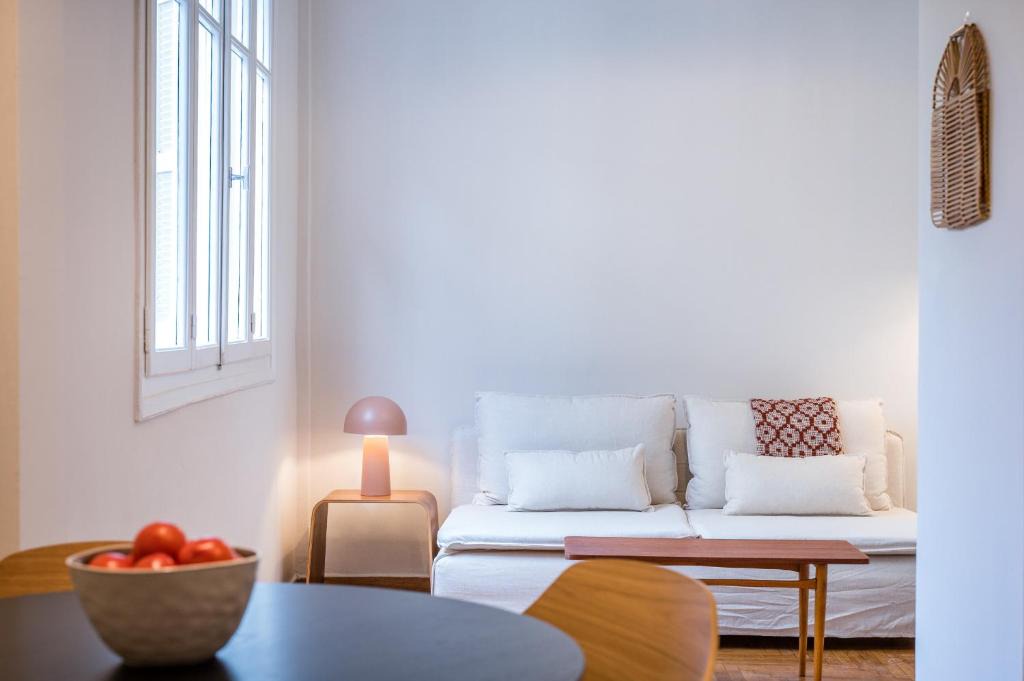 Kerameikos Apartment | Crane