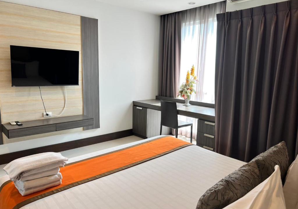 Lat Krabang Hotel | Crystal Suites Suvarnbhumi Airport